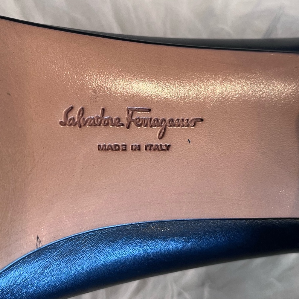 VTG Salvatore Ferragamo Women’s 9.5 3A Narrow/Slim Navy Blue Vara Leather Pumps - Picture 11 of 11